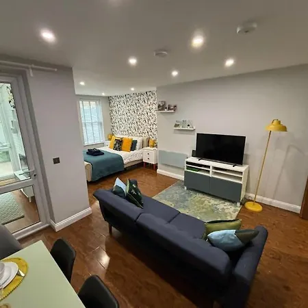 Beach 3 Mins Walk, 2Pm Check-In, Private Garden. Bornemouth Extérieur photo