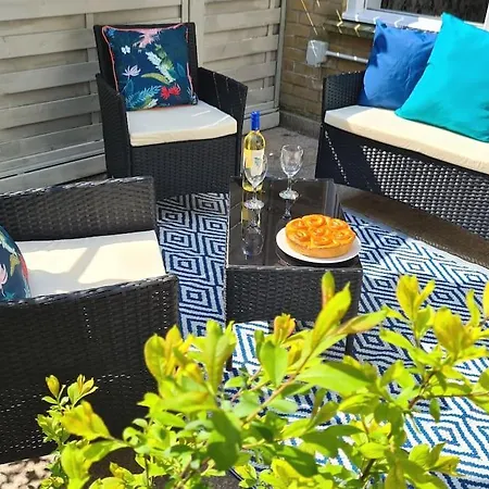 Beach 3 Mins Walk, 2Pm Check-In, Private Garden. Bornemouth Extérieur photo