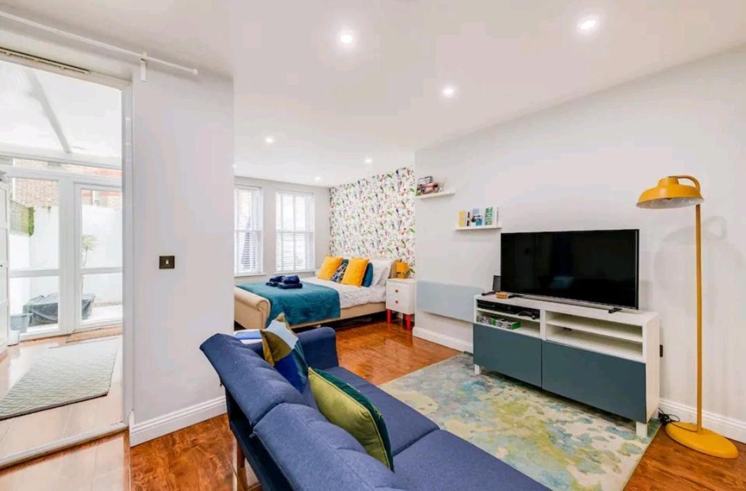 Apartamento 3 Mins Walk, 2pm Check-in, Private Garden.